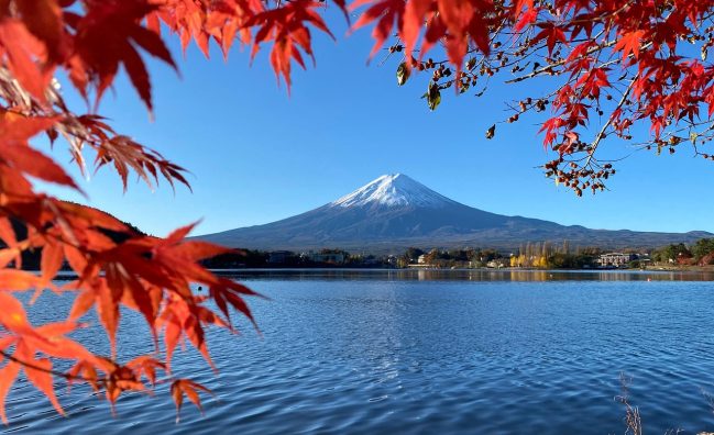 Klevų raudoniu nusidažiusi Japonija